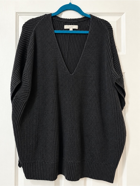LOFT Sweaters - LOFT Charcoal Gray V-Neck Ribbed Knit Sweater, XL